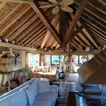 Rural Castillo De 5*