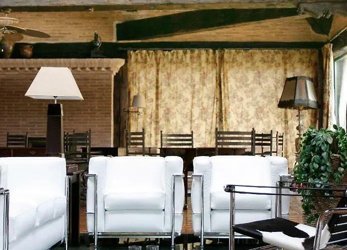 Rural Castillo De 5*